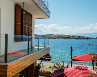 Foça Antik Otel - Foca - Balkon