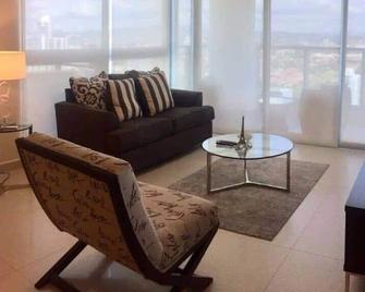 Ristretto Cafe I Cozy 1 bedroom in Costa del Este - Panama Stadt - Wohnzimmer