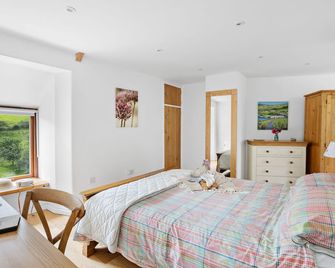 Middle Cottage - Tranquil cottage ideal for walkers - Totnes - Bedroom