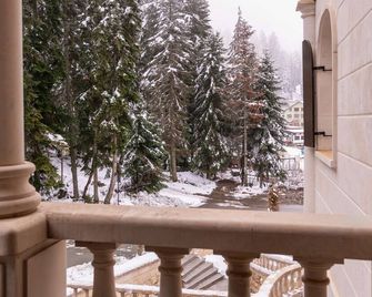 Festa Winter Palace Hotel - Borovets - Balcón