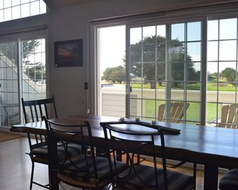 Greenbelt & Ocean View - Ritz Carlton - Gated - Save 30% on 31 plus nights - Half Moon Bay - Dining room