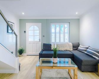 Lightfoot House - Chester - Living room