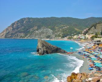 Homeholidayholiday Penthouse 15'(Train) From Cinqueterre - 011031-Lt-0100 - Valeriano Lunense