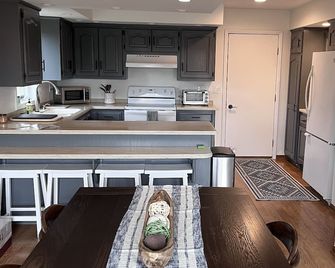 Summer dates available! In the heart of Door County-Spacious Home - Ephraim - Keuken