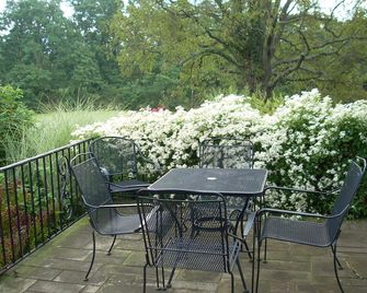 A lovely retreat, a jewel, in a secluded, private rural setting - Mount Vernon - Terasa