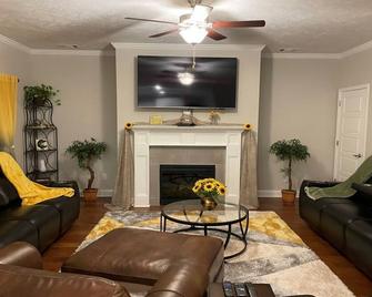 Masters Vacation Rental - 10 miles from Augusta National - North Augusta - Sala de estar