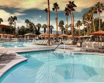 Any of 4 Marriott Resorts with full access, 1 or 2 BR Villas or Suites for 4-8! - Palm Desert - Bể bơi