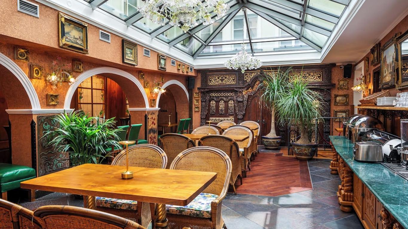 هوتل يو زلاتيهو سترومو براج ب بي ب ايتش جي