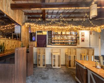 Baybayin Hostel and Co-Live - Manila - Bar