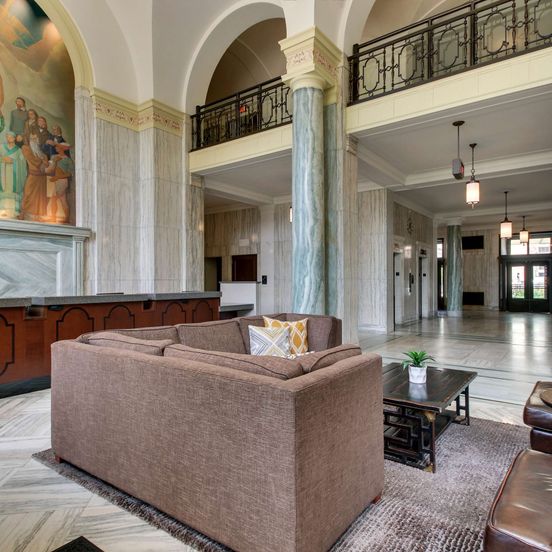 Lobby view of Drury Plaza Hotel Cleveland Downtown