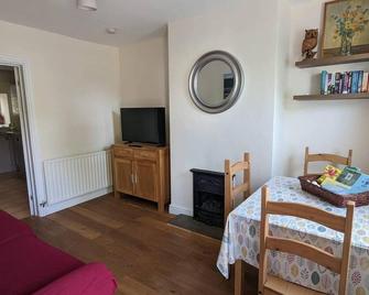 Lovely 2-Bed Cottage in Saint Bees 'Ca Lola' - St. Bees - Dining room