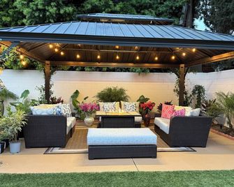 Modern Studio with Private Patio - Culver City - Patio