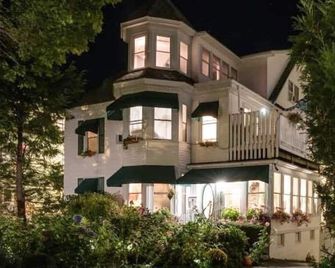 Harbour Towne Inn on the Waterfront - Boothbay Harbor - Building
