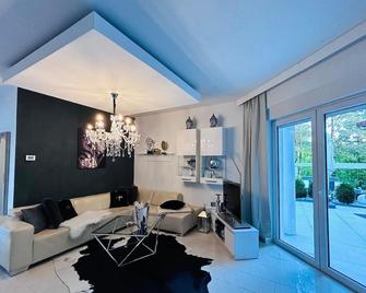 Holiday house Czluchów for 1 - 4 persons with 2 bedrooms - Holiday home - Człuchów - Living room