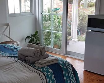 Coastal Grevillea Studio Retreat - Ettalong beach