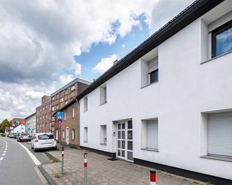 Deluxe Apartment - Duisburg - Building