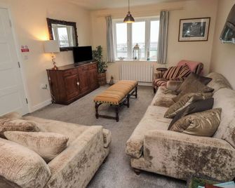 Greenlee House - Seahouses - Living room
