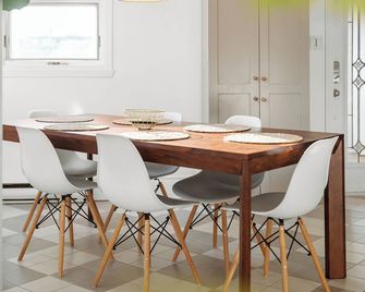 | Le Notre Dame 3 | River & City at the Gateway - Trois-Rivières - Dining room