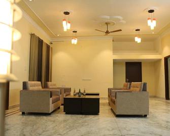 Vehra Shagana Da / 4 king-size bedrooms/ Punjab - Jalandhar - Lounge