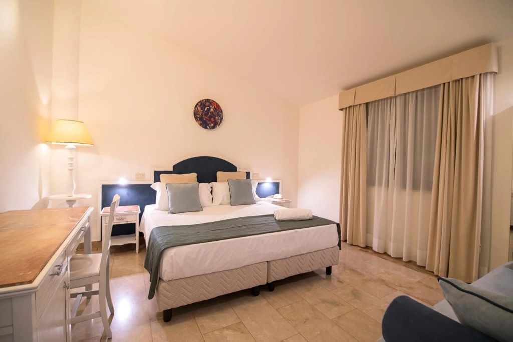 ديلفينو بيتش هوتل