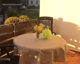 Newly renovated vacation apartment,,Haus zur Eiche'' apartment one - Holzminden - Balcone