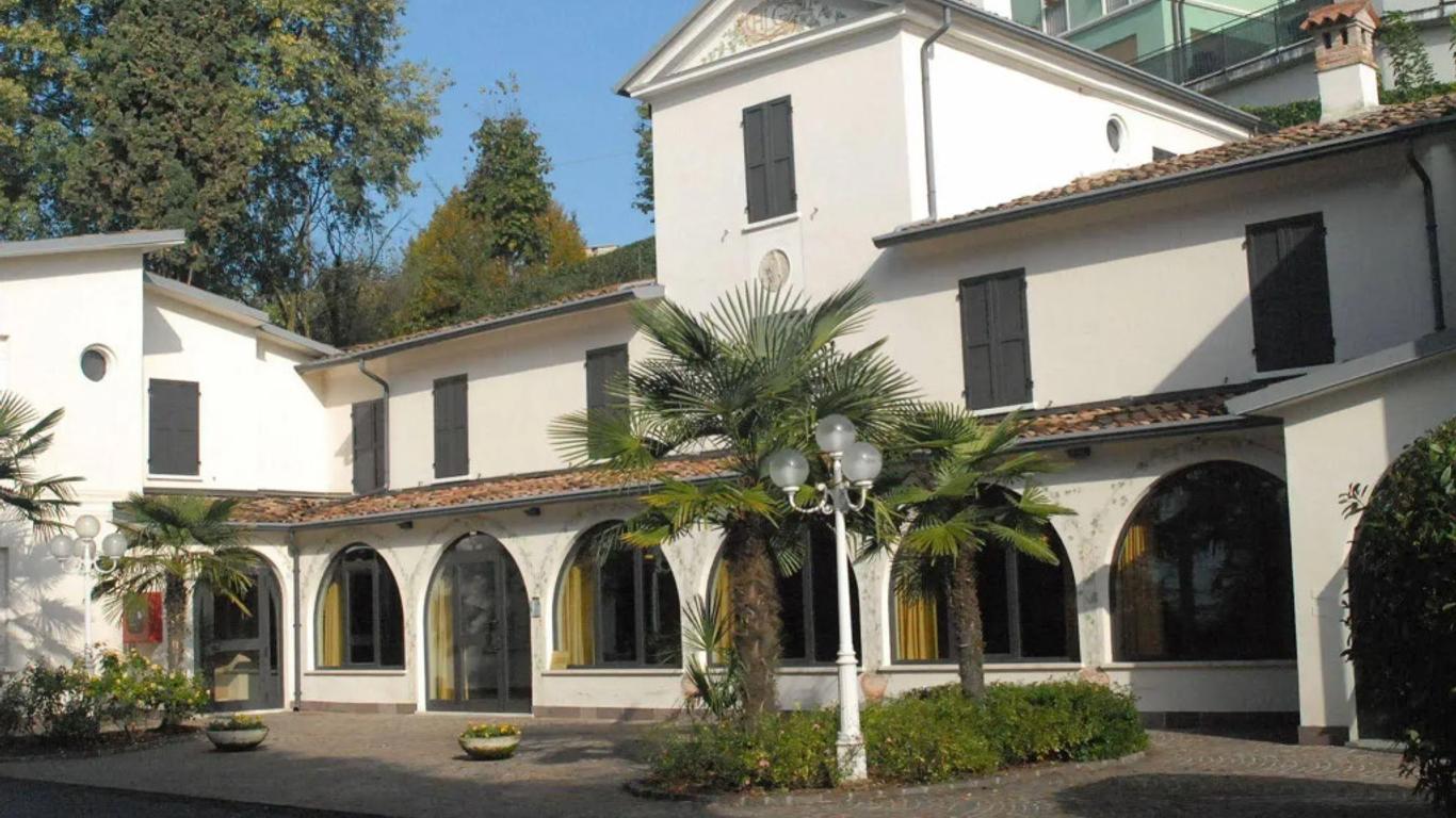 Hotel Ristorante La Grotta