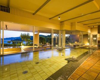 Toba Seaside Hotel - Toba