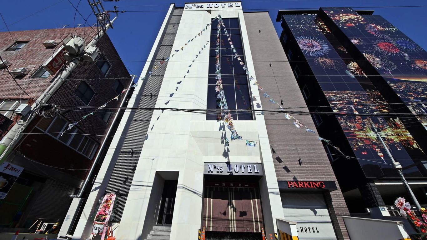 Changwon Myeongseo-dong No. 25 Hotel Convention Branch