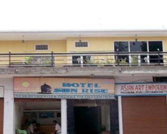 Hotel Sunrise - Orchha - Building