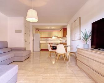 Anna del Mar Coastal Boho - San Luis de Sabinillas - Living room