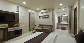 Hotel Good Night - Ahmedabad - Bedroom