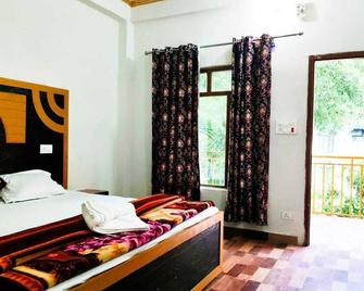 Hotel Trees Of Heaven - Mussoorie - Schlafzimmer