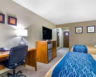 Comfort Inn Ottawa - Superior Queen Suite with Two Queen Beds - Non Smoking - Ottawa - Спальня