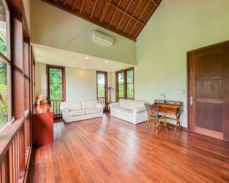 Villa Prinsessa - Banjarangkan - Wohnzimmer