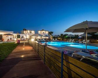 Paradisio Baby and Kinder Hotel - Stavros - Pool