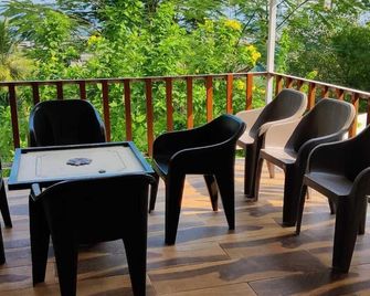 Ekdant Holiday Home - Kāsīd - Balcony