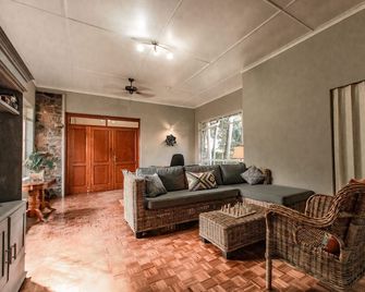 Selati 103 Guest Cottages - Malelane