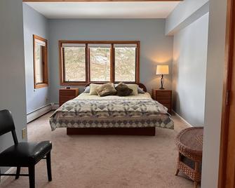 Come join us for summer fun on the mountain! - Bolton - Habitación