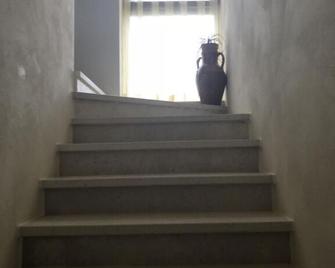 Masseria Scannaturco - Macchia - Escaleras