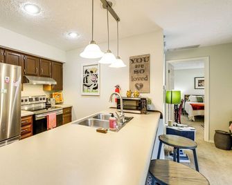 3 Mi to IU: Dog-Friendly Condo w/ Pool Access! - Bloomington