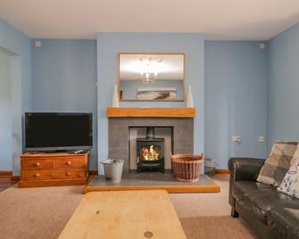 Braeside - Coniston - Living room