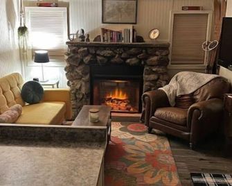 Hobbit House - Studio Mountain Cabin - Nederland - Sala de estar