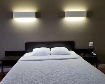 Joys Inn Innisfail, Ab - Innisfail - Schlafzimmer