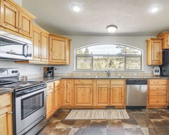 Secluded Boulder House - Next To National Forests! - Boulder - Cocina