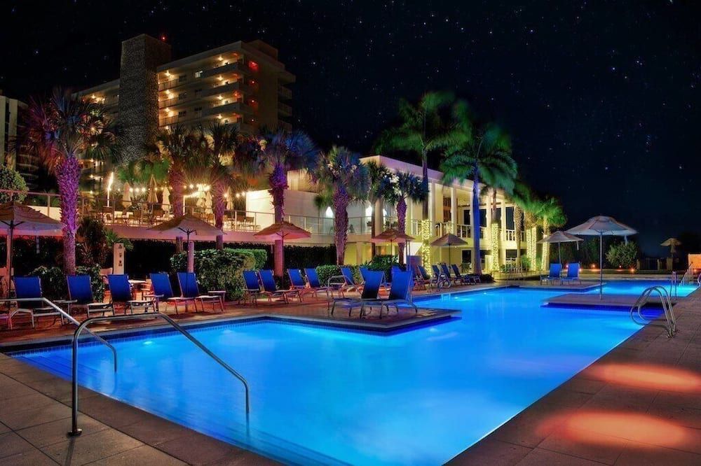 Luxury awaits at Marriott's Crystal Shores. Beautiful Two Bedroom Villa! - Marco Island - Pool