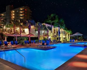 Luxury awaits at Marriott's Crystal Shores. Beautiful Two Bedroom Villa! - Marco Island - Pool