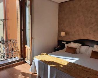 Hotel Villa De Biar Shc - Biar - Habitación