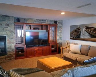 Sunset Beach on Ottertail Lake - Ottertail - Living room