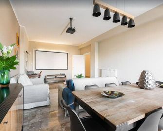 Attico Panoramico - Milazzo Centro Storico - 200 mq - Milazzo - Eetruimte