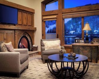 Luxury 1 Bedroom At The Hythe In Lionshead Village - เวล - ห้องนั่งเล่น